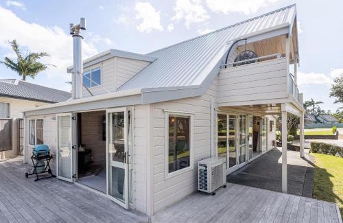 Pauanui Casa | Waterfront Paradise - Pauanui Holiday Home