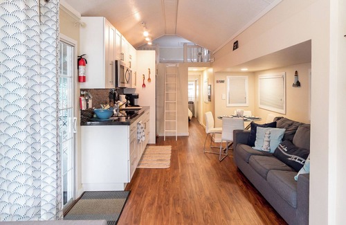 Miami-Dade County Cabaña | Waterfront Paradise w/Kayaks, Private Dock & BBQ