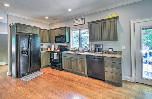 Piney Flats Casa | Waterfront Piney Flats Home w/ Private Dock!