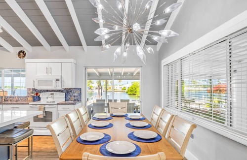 Marathon Casa | Waterfront, Pool, Dock, Kayaks & Stunning Views