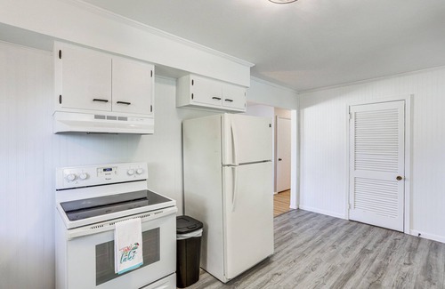 Port Clinton Cabaña | Waterfront Port Clinton Cottage: 5 Mi to Lake Erie