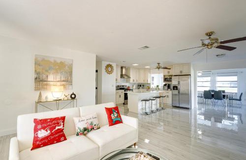 Gulf Cove Casa | Waterfront Port Charlotte Gem with Gas Grill and Lanai