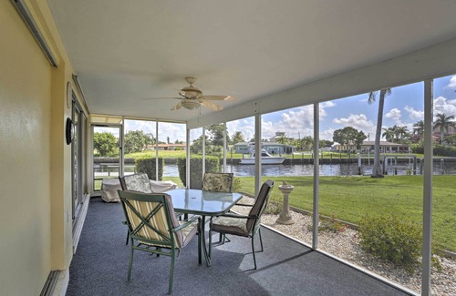 Edgewater Cabaña | ¡NUEVO! Waterfront Port Charlotte Cottage w / Dock!