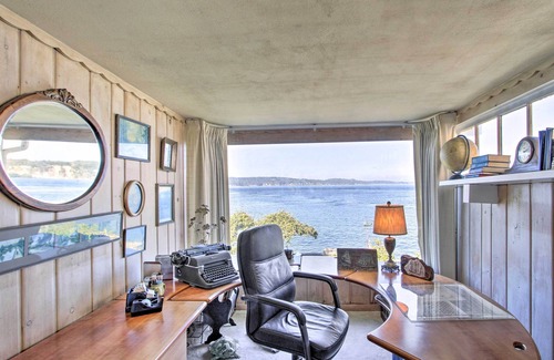 University Place Cabaña | Waterfront Puget Sound Retreat: Steps to Beach!