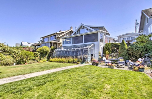University Place Cabaña | Waterfront Puget Sound Retreat: Steps to Beach!