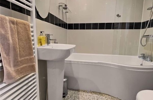 Gosport Apartamento | Waterfront Quay - Apartamento de 2 dormitorios con vistas al puerto para 4 personas (+2)