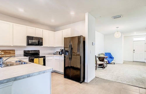 Sun City Center Casa | WATERFRONT relaxing home in a gated community