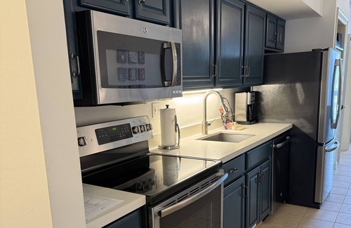 Key West Complejo | Waterfront Resort, Private Beach, Boat Docks, Sleeps 6, Pool, Hot Tub, Hyatt