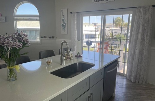 Nettles Island Casa | Waterfront Resort Home on Nettles Island