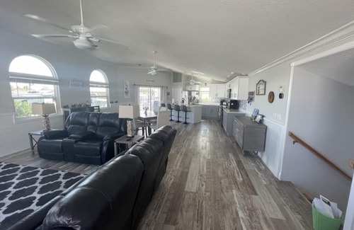 Nettles Island Casa | Waterfront Resort Home on Nettles Island