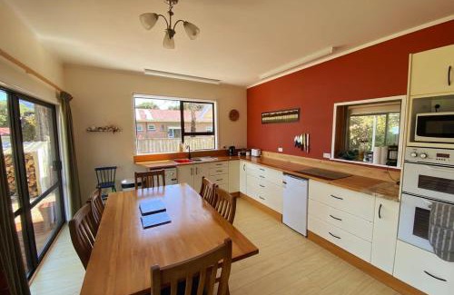 Collingwood Casa | Waterfront Retreat in Collingwood