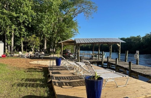 Satsuma Casa | WATERFRONT RETREAT ON RIVER WITH LG DOCK AMAZING VIEWS & WILDLIFE