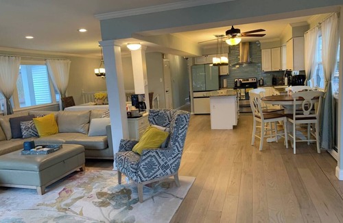 Elwood Casa | Waterfront Retreat on Mullica River. Private Beach, Firepit, Kayaks.