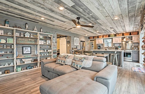 LaGrange County Cabaña | Waterfront Retreat, 10 Mi to Dtwn Shipshewana