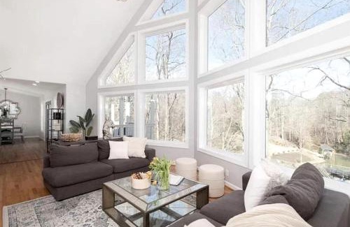 Barium Springs Casa | Waterfront Retreat with Spectacular Interior, Jacuzzi and Game Room in NC