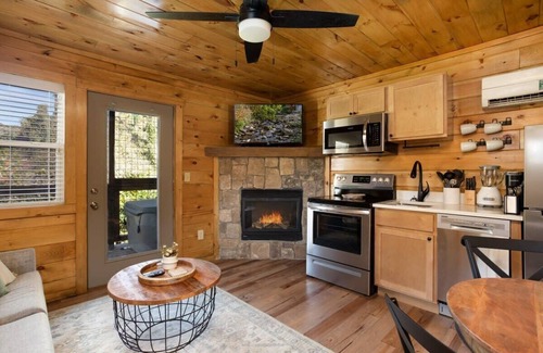 Gatlinburg Cabina | Waterfront/Roaring Fork/Walk2DwTwn Gatlinburg