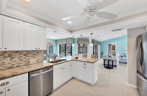 Pebble Beach Casa | Waterfront Rotonda pool home - 305 Rotonda Circle