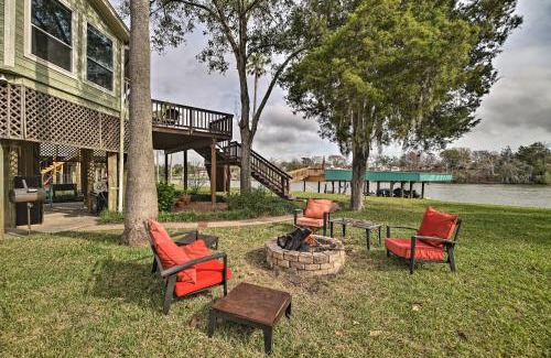 Barrett Casa | Waterfront San Jacinto River Home with Boat Slip!