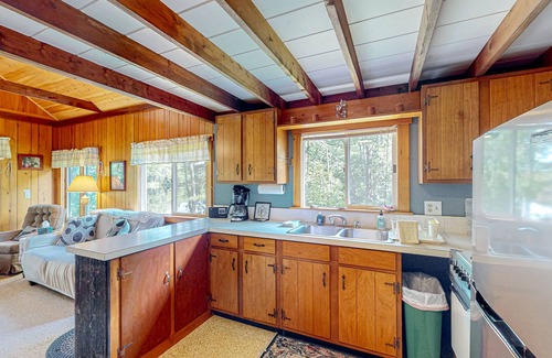 Bristol Cabaña | Waterfront secluded cottage with lake access, grill, outdoor shower, & streaming