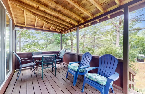 Bristol Cabaña | Waterfront secluded cottage with lake access, grill, outdoor shower, & streaming