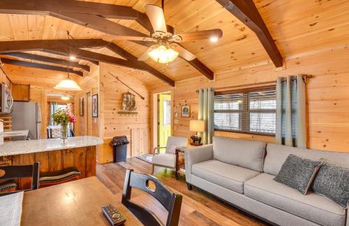 Seneca Casa | Waterfront Seneca Cabin about 4 Mi to Boat Launch!