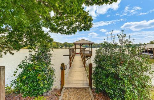 Sherrills Ford Casa | Waterfront Sherrills Ford Home with Pool and Boat Dock