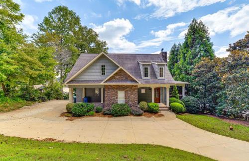 Sherrills Ford Casa | Waterfront Sherrills Ford Home with Pool and Boat Dock