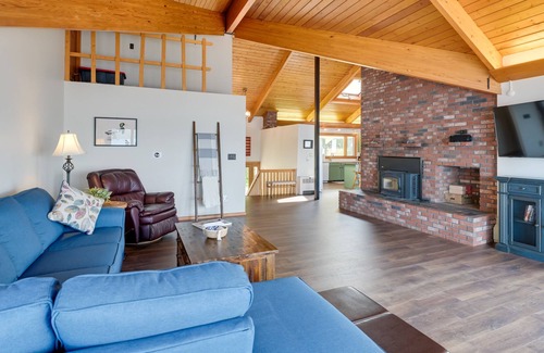 Sidney Casa | Waterfront Sidney Getaway w/ Private Dock!