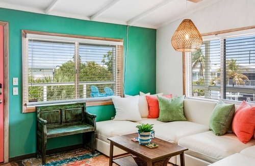 Little Torch Key Casa | Waterfront snowbird escape with private 40’ boat dock, amazing views & W/D