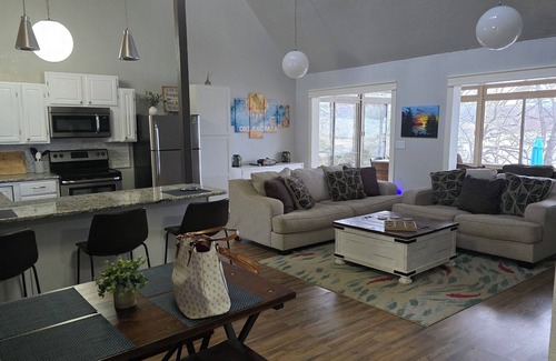 Eufaula Casa | Waterfront Stay with Sandy Beach