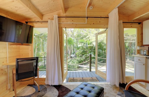 Bradenton Apartamento | Waterfront Studio < 1 Mi to Downtown Bradenton!