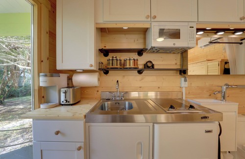 Bradenton Apartamento | Waterfront Studio < 1 Mi to Downtown Bradenton!