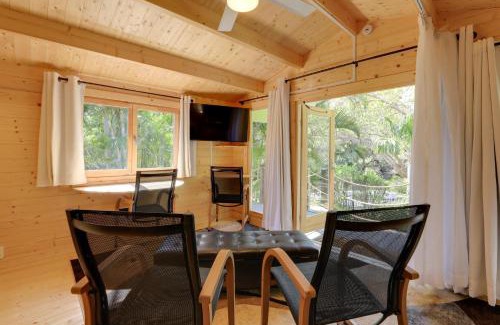 Bradenton Apartamento | Waterfront Studio Less Than 1 Mi to Downtown Bradenton!