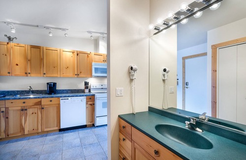 Polson Condominio | Waterfront Studio Retreat!