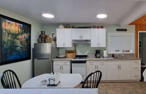 Lincoln City Cabaña | Waterfront studio cottage...just steps to the sandy shoreline of the Siletz Bay
