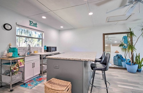 Fellowship Apartamento | Waterfront Studio w/ Dock Access in Inglis!