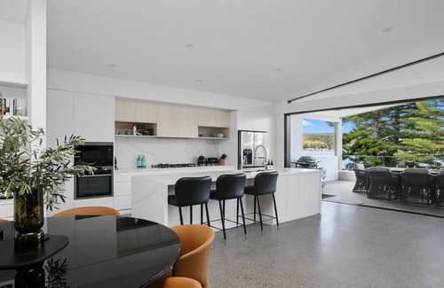 Booker Bay Casa | "Booker Seaside" is the sophisticated waterfront escape you've been looking for..