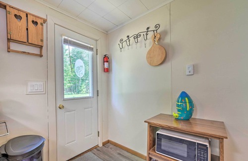Tawas City Casa | Waterfront Tawas Lake Retreat w/ Fire Pit!