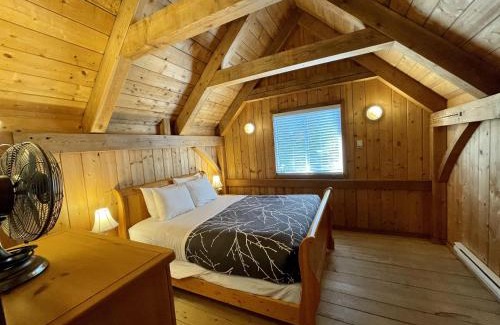 Ucluelet Casa | Waterfront Timber Frame Cottage!