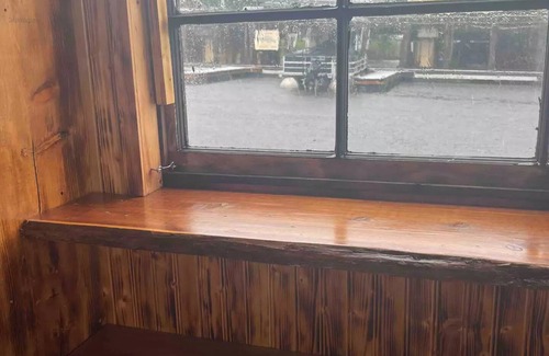 Sanford Alquiler De Eote | Waterfront Tiny Houseboat Log Cabin