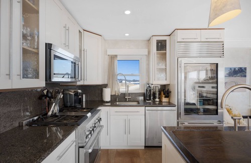 Hampton Bays Casa | WATERFRONT TOWNHOUSE - A SLICE OF HEAVEN
