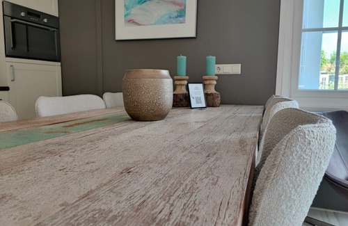 Loosdrecht Casa | Waterfront tranquility and comfort. Free parking.
