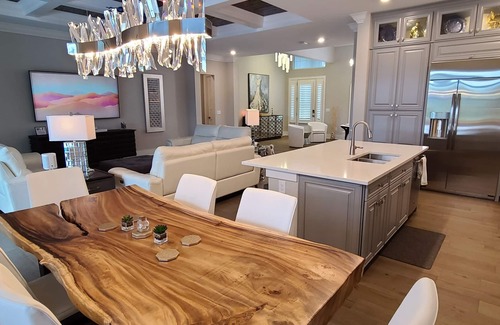 Ellenton Casa | Waterfront Tropical Sanctuary
