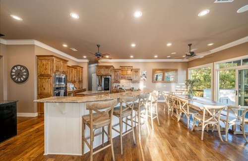 Hot Springs Village Casa | ☀️Waterfront 5000 sq. ft. on cove, boat dock & 2 large decks, Media & Game Room.