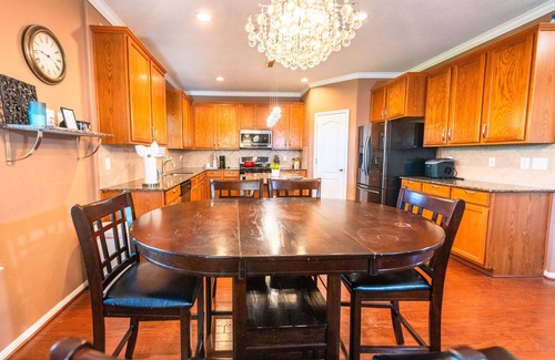Katy Casa | WaterFront View 2Br 1.5Ba Home