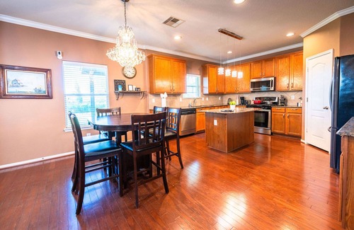 Katy Casa | WaterFront View 2Br 1.5Ba Home