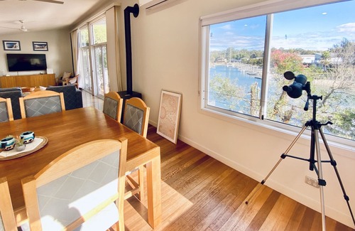 Gold Coast Villa | Waterfront Villa - Boat Berth - Couran Cove Resort - South Stradbroke Island