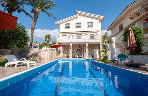 L'Ampolla Chalet De Esquí | Villa frente al Mar l'Ampolla I