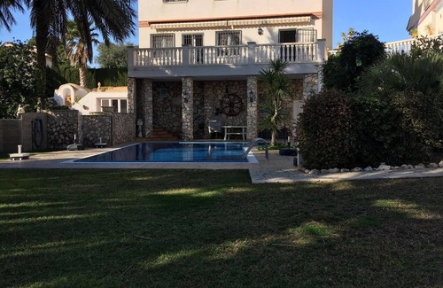 L'Ampolla Chalet De Esquí | Villa frente al Mar l'Ampolla I