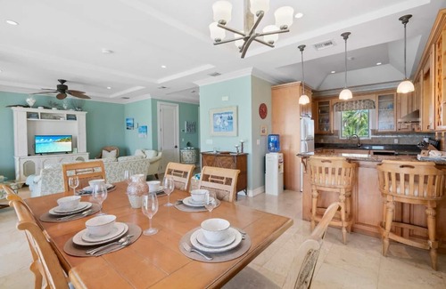 George Town Villa | Villa frente al mar con muelle inc, a pasos de la nueva piscina y restaurante. 3b / r 3. 5baño